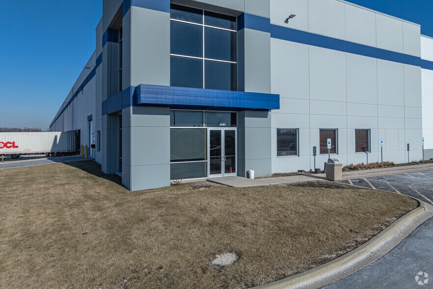 3801 CenterPoint Way, Joliet, IL à louer - Photo du bâtiment - Image 2 de 5