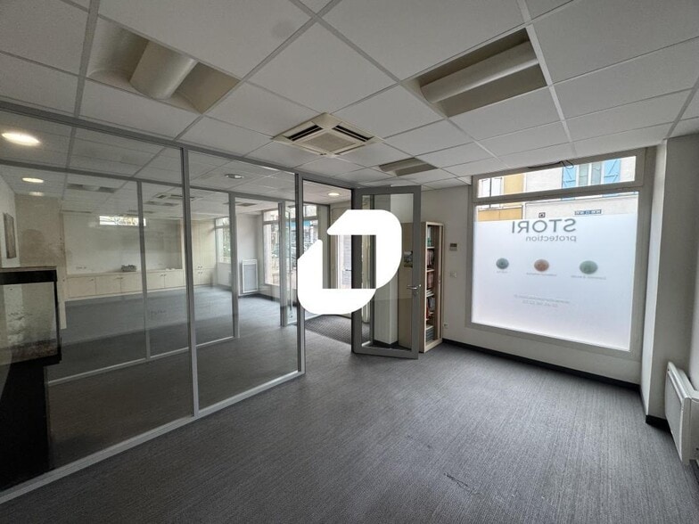 Bureau dans Montrouge à louer - Photo intérieure - Image 3 de 13