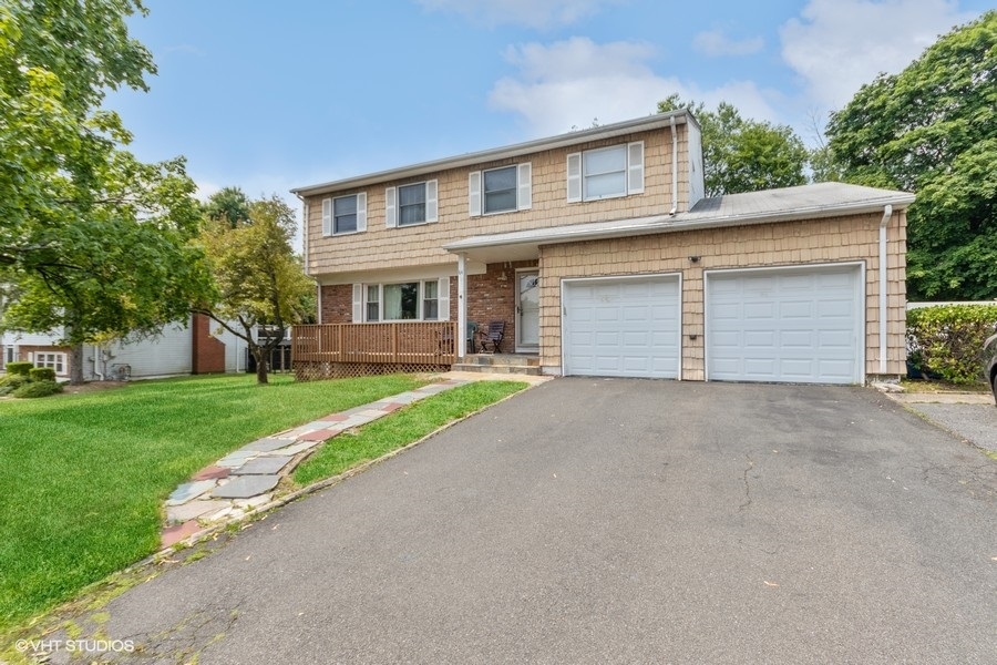 64 Lake Nanuet Dr, Nanuet, NY for sale Primary Photo- Image 1 of 1