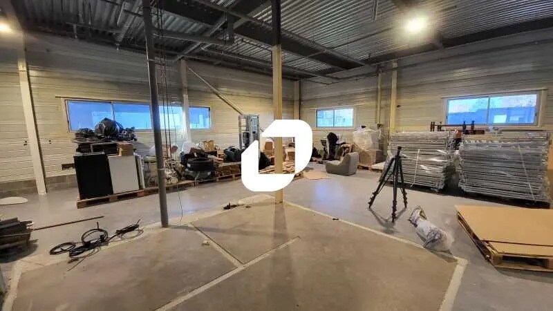 Flex in Canéjan for lease - Interior Photo - Image 3 of 15