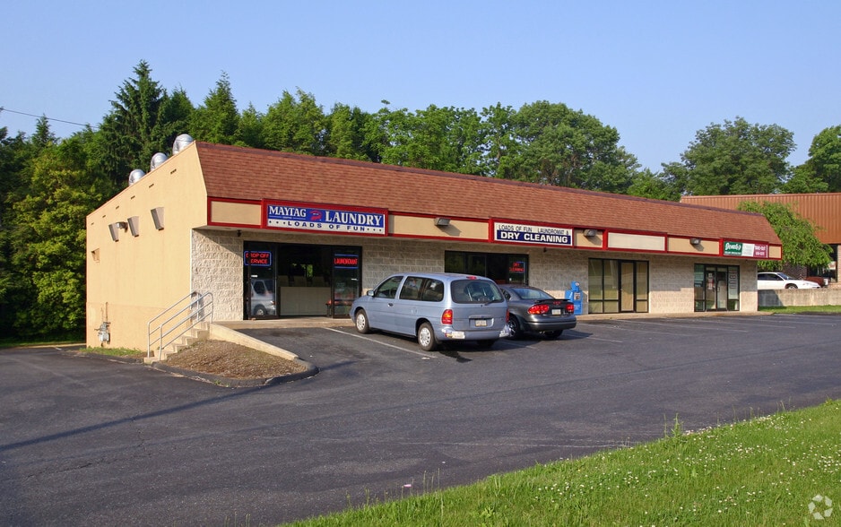 1334 W West Chester Pike, West Chester, PA for lease - Primary Photo - Image 1 of 2