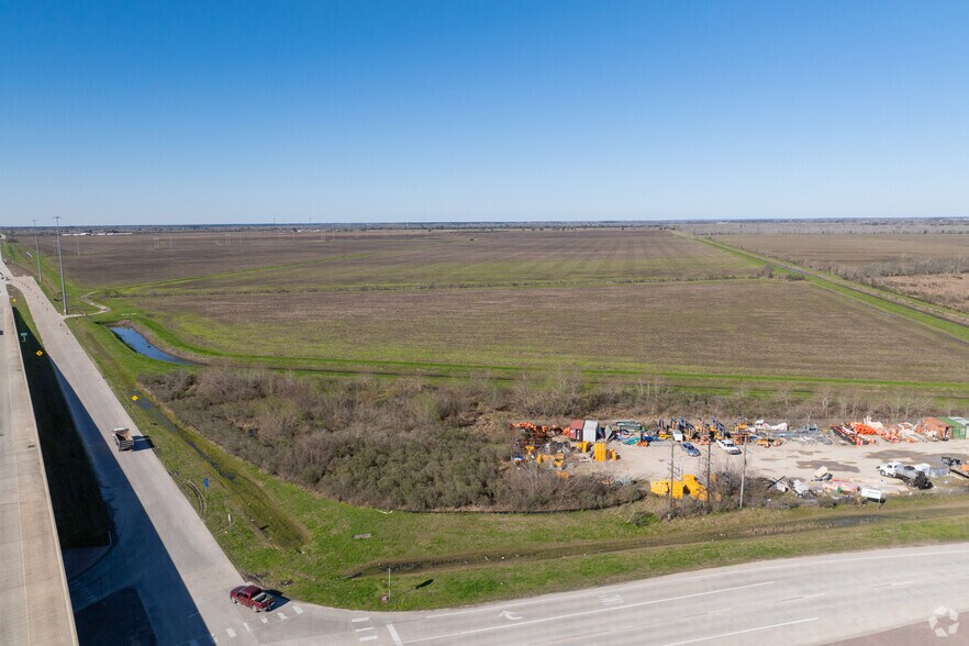 Interstate 10, Beaumont, TX à vendre - Aérien - Image 3 de 21