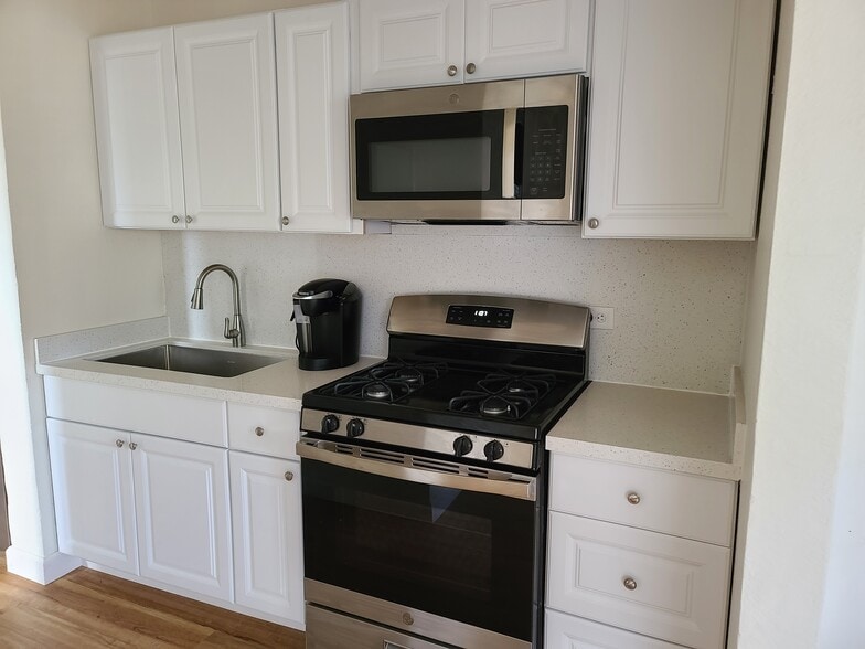 5054 El Portal Dr, El Sobrante, CA for lease - Building Photo - Image 3 of 4