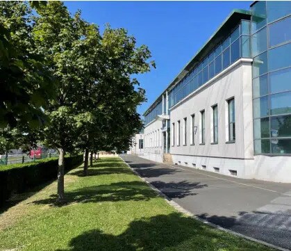 Flex dans Villeneuve-la-Garenne à louer - Photo du bâtiment - Image 2 de 12