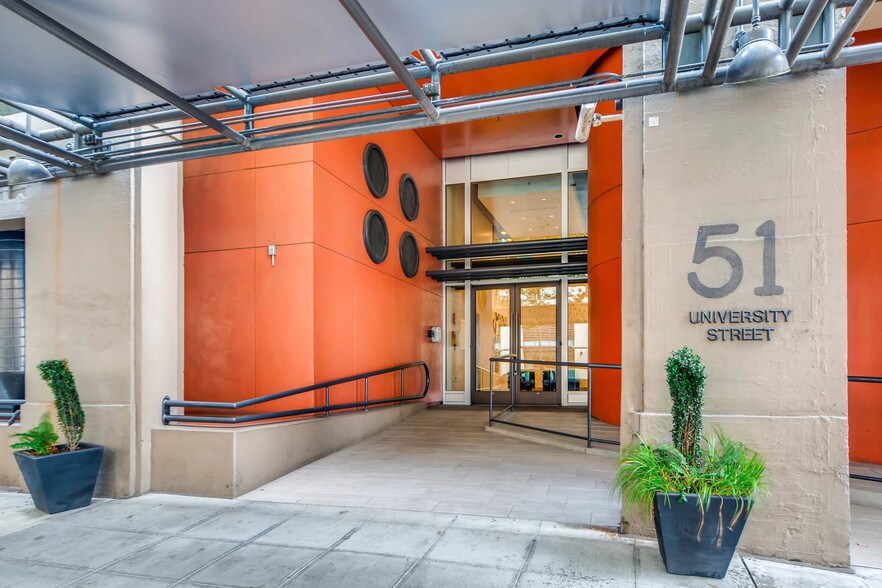 51 University St, Seattle, WA à louer - Photo du bâtiment - Image 3 de 9