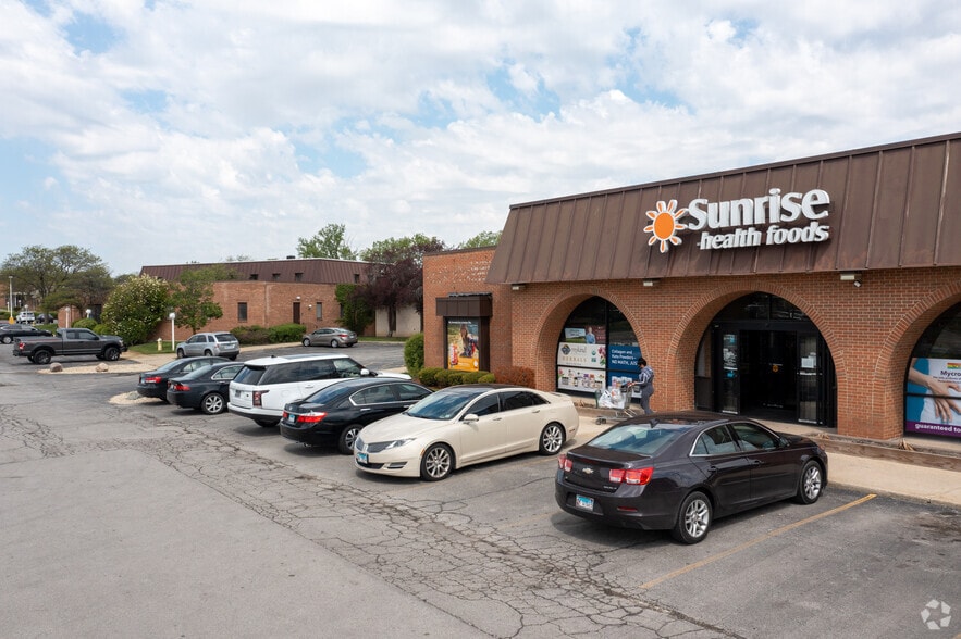 3235-3345 Vollmer Rd, Flossmoor, IL for lease - Building Photo - Image 3 of 32