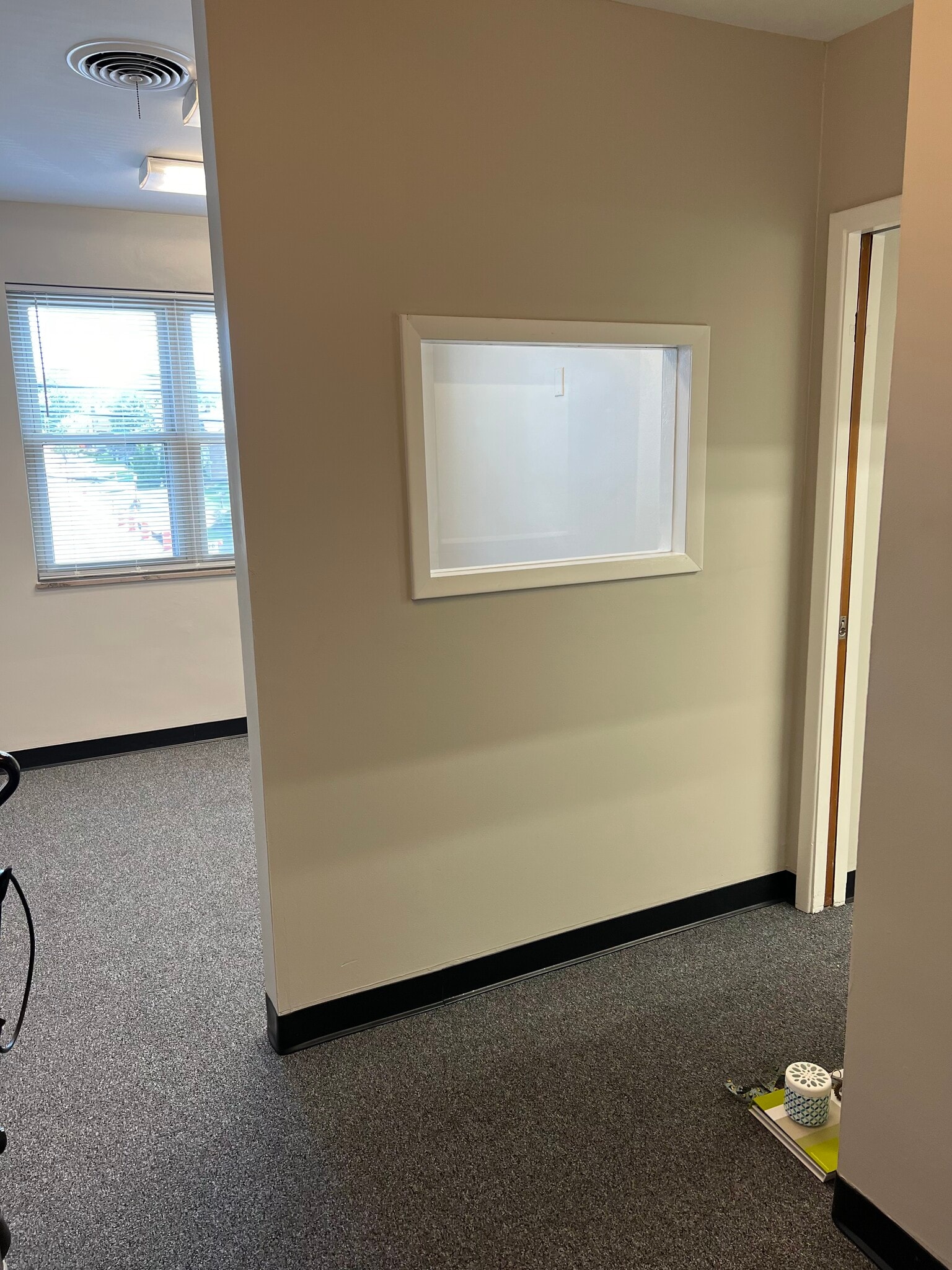 8005 Plainfield Rd, Cincinnati, OH à louer Photo intérieure- Image 1 de 9