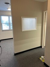 8005 Plainfield Rd, Cincinnati, OH à louer Photo intérieure- Image 1 de 9