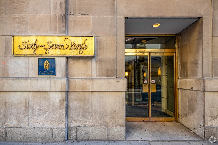 67 Yonge St, Toronto, ON à louer - Photo du bâtiment - Image 3 de 13