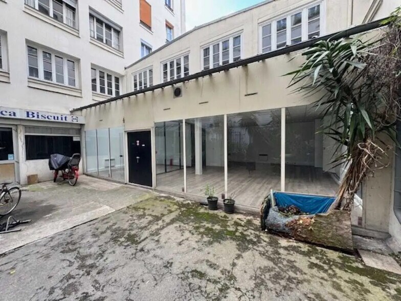 50 Rue De Montreuil, Paris for lease - Building Photo - Image 1 of 9