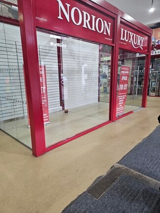 Plus de détails pour 43 Market Pl, Romford - Commerce de détail à louer