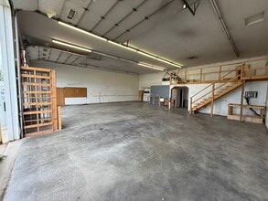 211 Montgomery Ave, Newark, OH for lease Interior Photo- Image 2 of 18