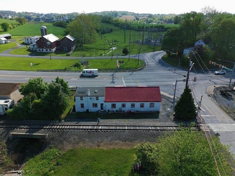 5806 Pottsville Pike, Leesport, PA à vendre - Photo du bâtiment - Image 3 de 4