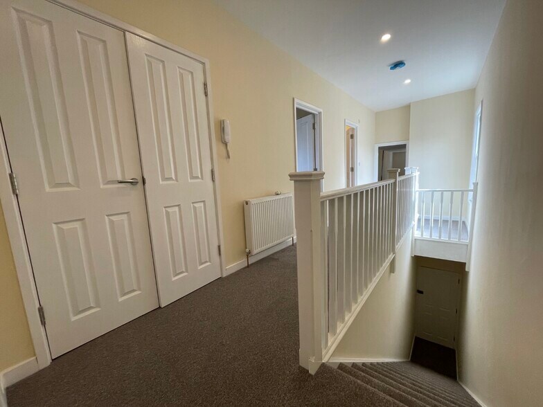 42 High St, Ashford à vendre - Photo du bâtiment - Image 3 de 11