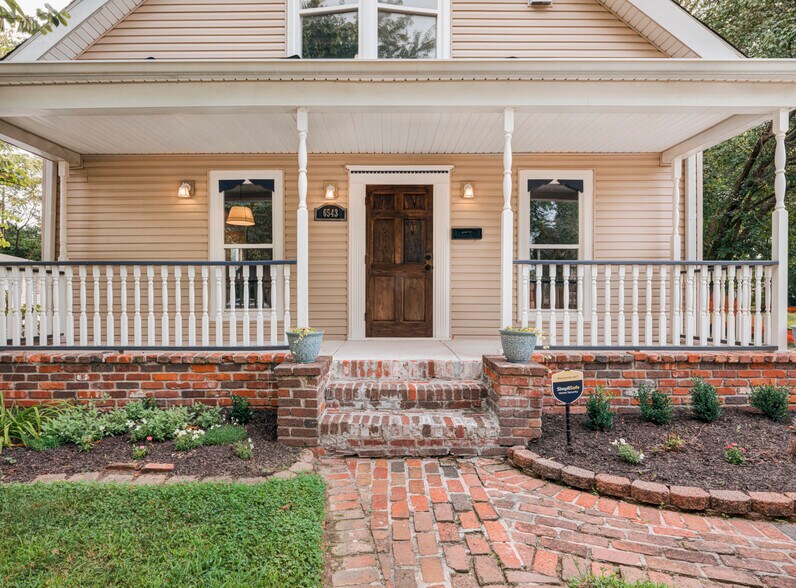 6543 Ferguson St, Indianapolis, IN à louer - Photo du bâtiment - Image 2 de 25