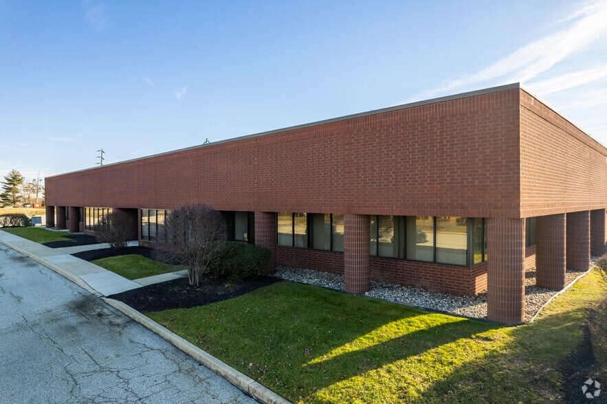 2500 Eisenhower Ave, Norristown, PA for lease - Building Photo - Image 2 of 5