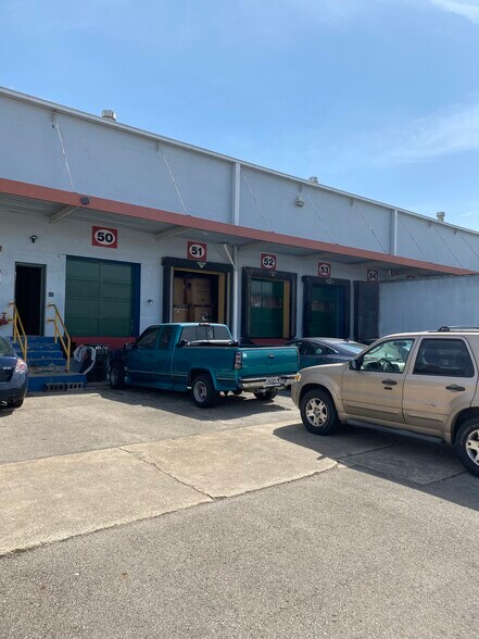 9511 W Depot St, Yorktown, IN à louer - Photo du bâtiment - Image 2 de 12