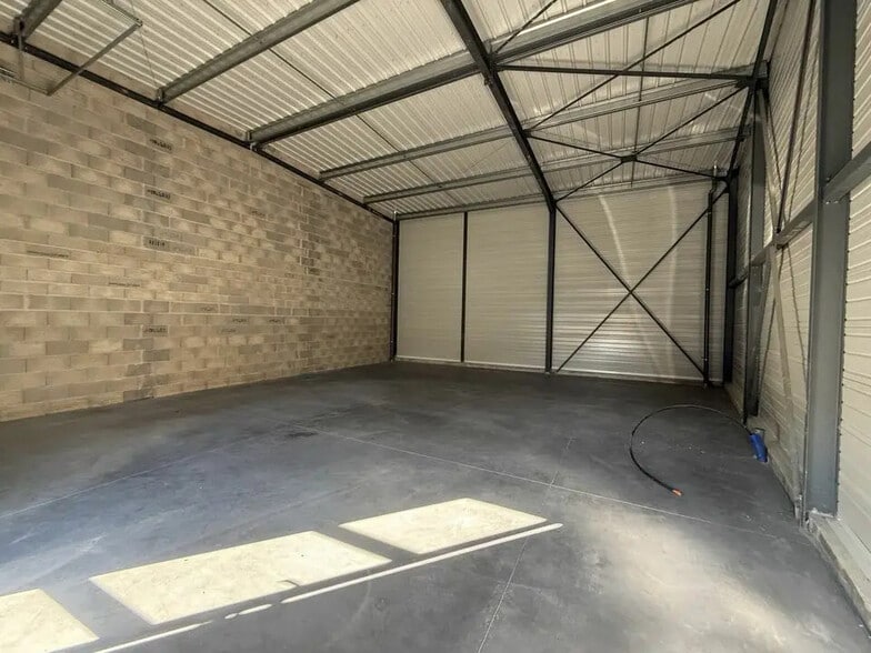 Industriel dans Bassens à louer - Photo intérieure - Image 3 de 5