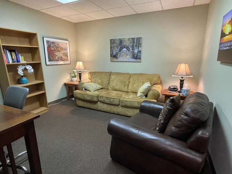 5212 Katella Ave, Los Alamitos, CA à louer - Photo intérieure - Image 3 de 3