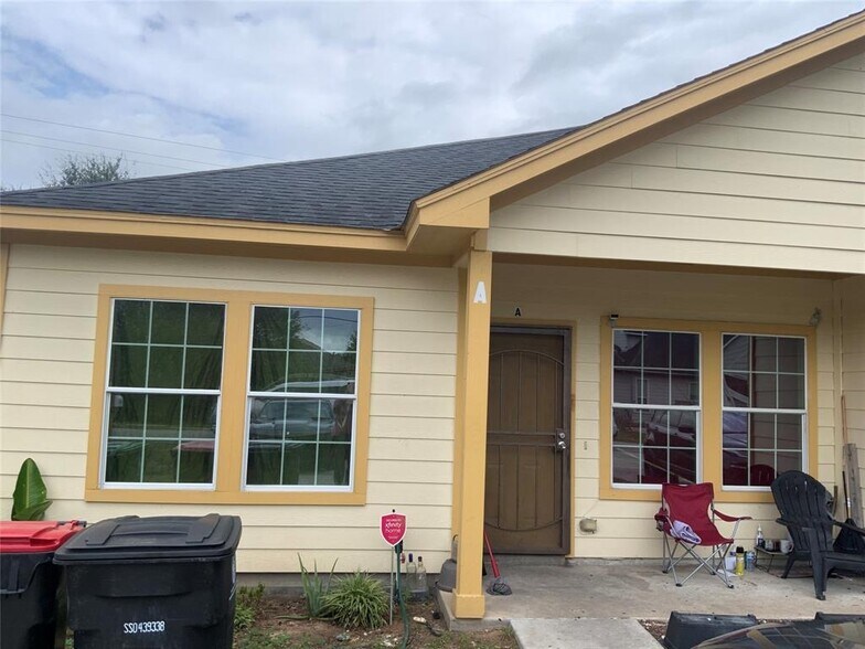 9805 Dulcimer St, Houston, TX à vendre - Photo du bâtiment - Image 2 de 5