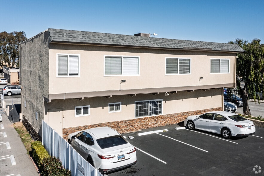 2706-2708 Artesia Blvd, Redondo Beach, CA for sale - Building Photo - Image 3 of 21