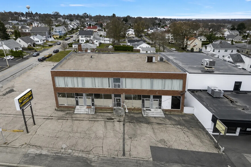 585 Warren Ave, East Providence, RI for sale - Building Photo - Image 2 of 5