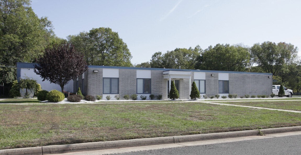 5 Shirley Ave, Somerset, NJ for lease Building Photo- Image 1 of 3