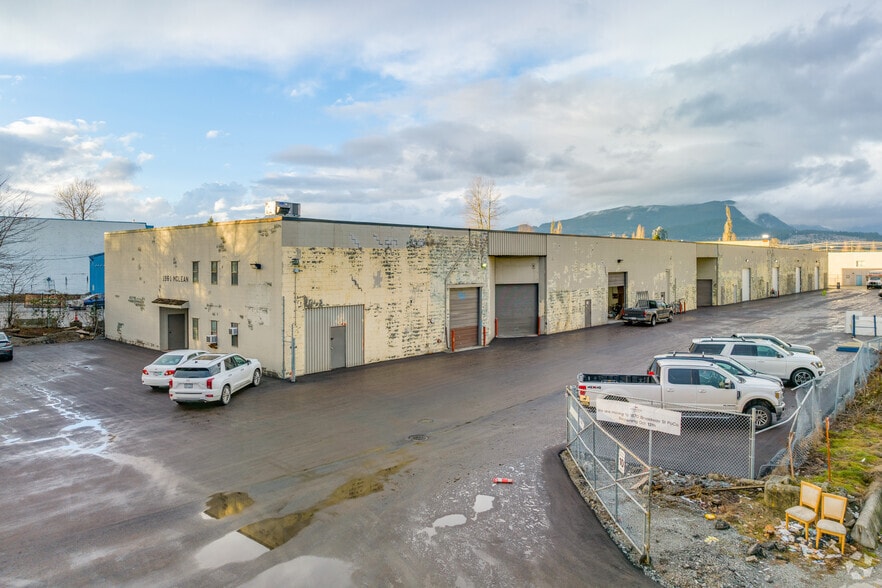 1961 Mclean Ave, Port Coquitlam, BC for sale - Primary Photo - Image 1 of 1