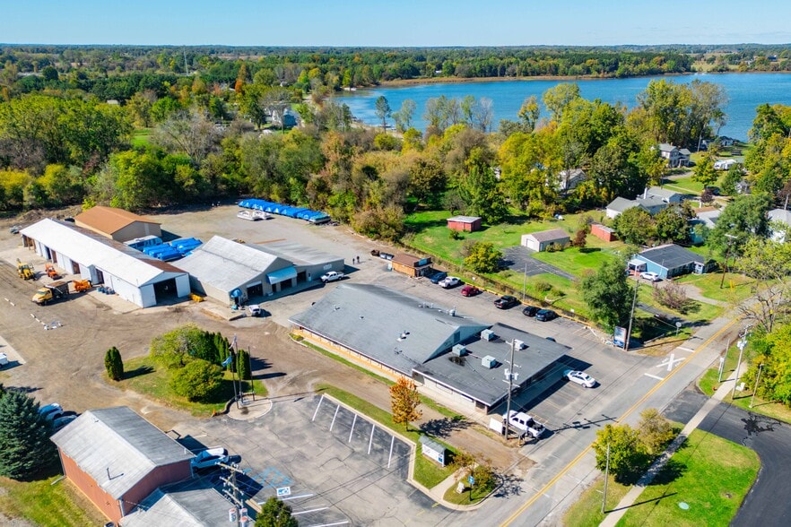 131 N Lake St, Grass Lake, MI for lease - Building Photo - Image 2 of 8