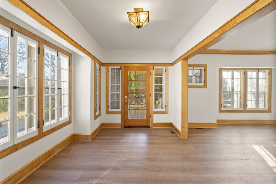 4618 College Ave, College Park, MD à vendre - Photo du bâtiment - Image 3 de 26