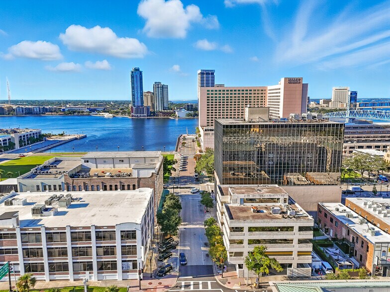 24 N Market St, Jacksonville, FL à louer - Photo du bâtiment - Image 3 de 22