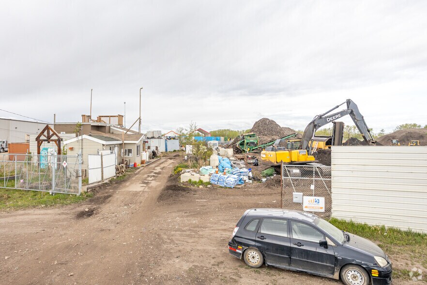 20450 113 Av NW, Edmonton, AB à vendre - Photo du bâtiment - Image 2 de 2