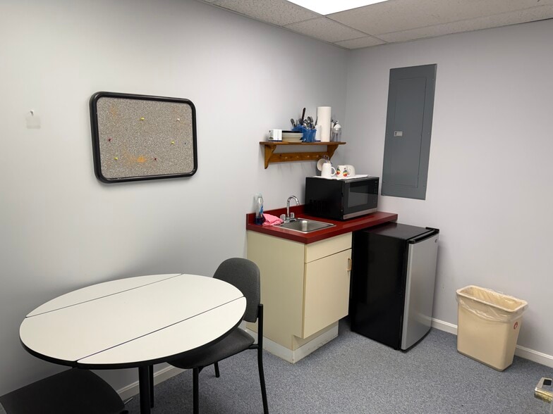 243 US Route 1, Scarborough, ME for sale - Building Photo - Image 3 of 8