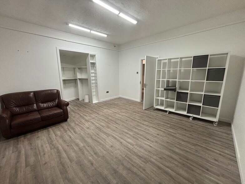 62 Bank St, Kilmarnock à louer - Photo du bâtiment - Image 3 de 8