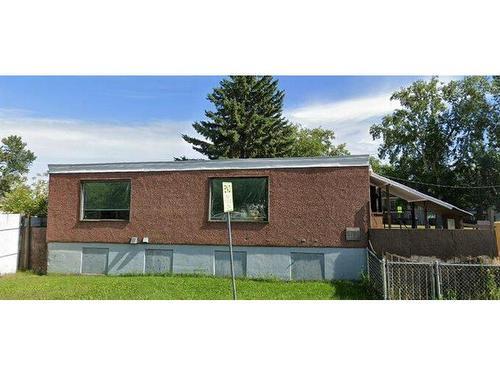5703 Kerry Wood Dr, Red Deer, AB for sale Primary Photo- Image 1 of 1