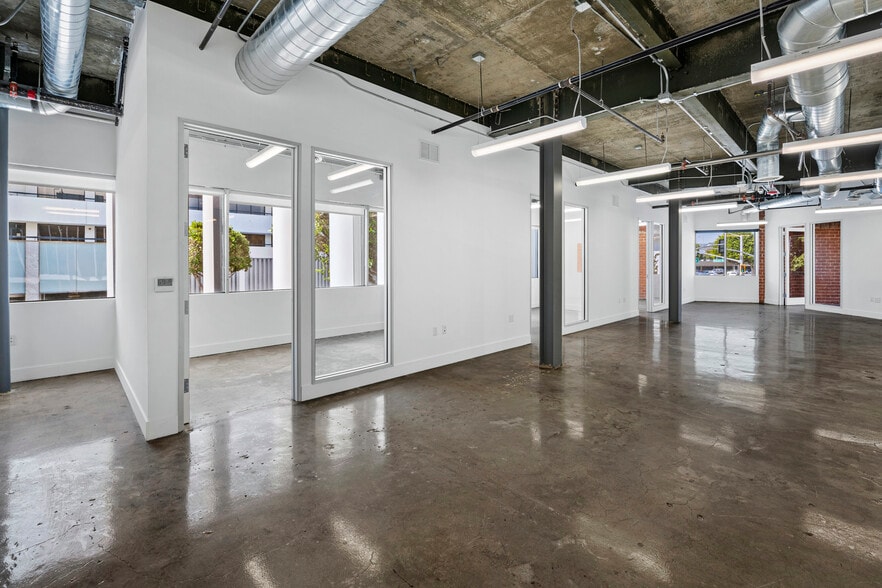 400 S Beverly Dr, Beverly Hills, CA for lease - Interior Photo - Image 3 of 9