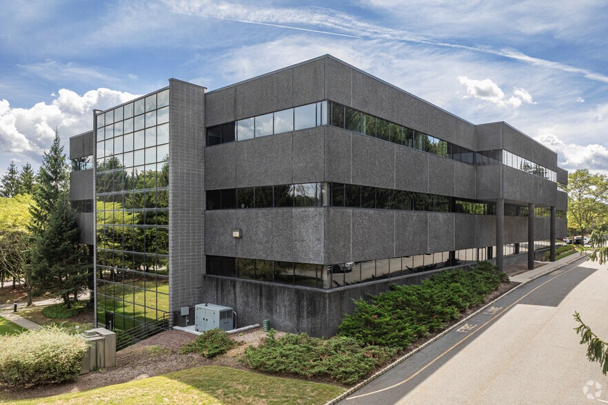 200 Valley Rd, Mount Arlington, NJ for lease - Primary Photo - Image 1 of 19