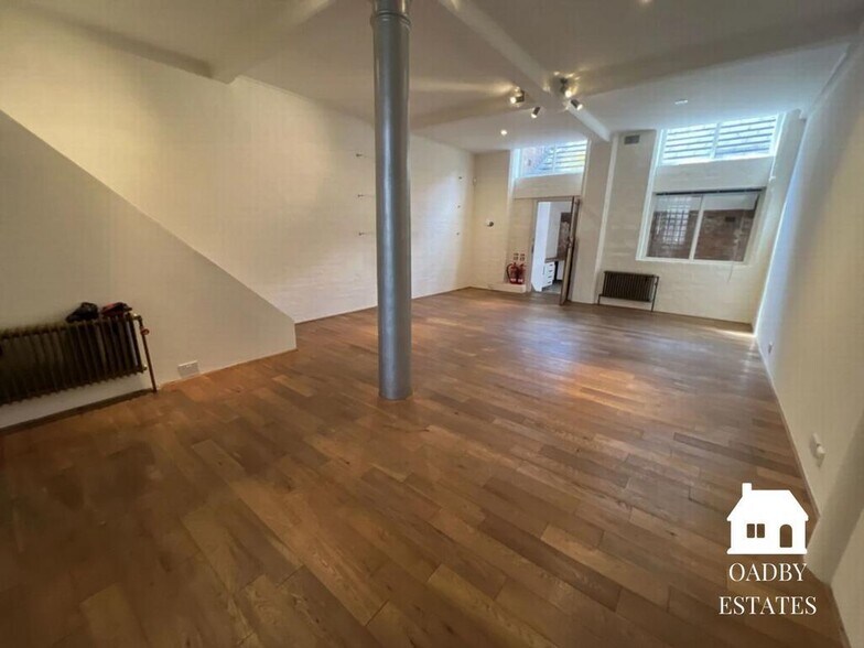 21 Wellington St, Leicester à louer - Photo du bâtiment - Image 3 de 8