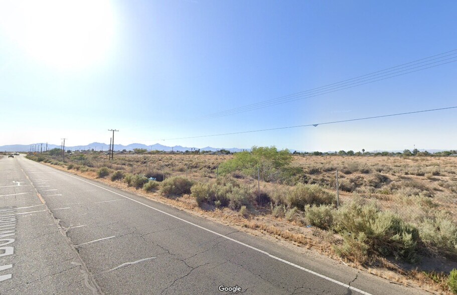 900 Downs Ave, Ridgecrest, CA for sale - Building Photo - Image 3 of 7