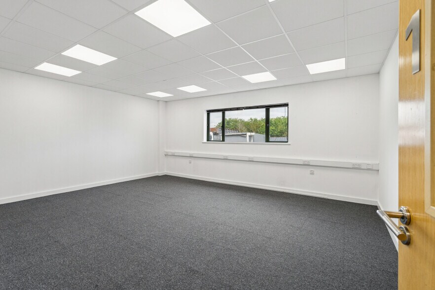 Bicester Rd, Westcott à louer - Photo du bâtiment - Image 3 de 8