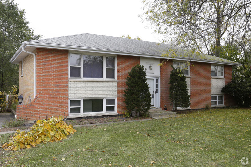 1S211 Summit Ave, Oakbrook Terrace, IL for sale - Primary Photo - Image 1 of 1