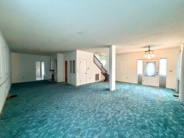 2714 W Manatee Ave, Bradenton, FL à vendre - Photo intérieure - Image 2 de 11