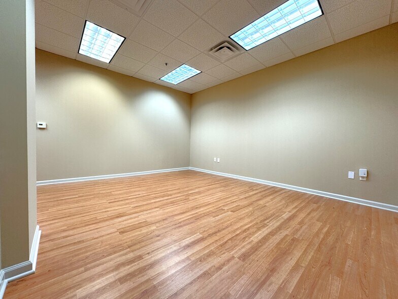2700 N Berkeley Lake Rd, Duluth, GA à louer - Photo du bâtiment - Image 3 de 22