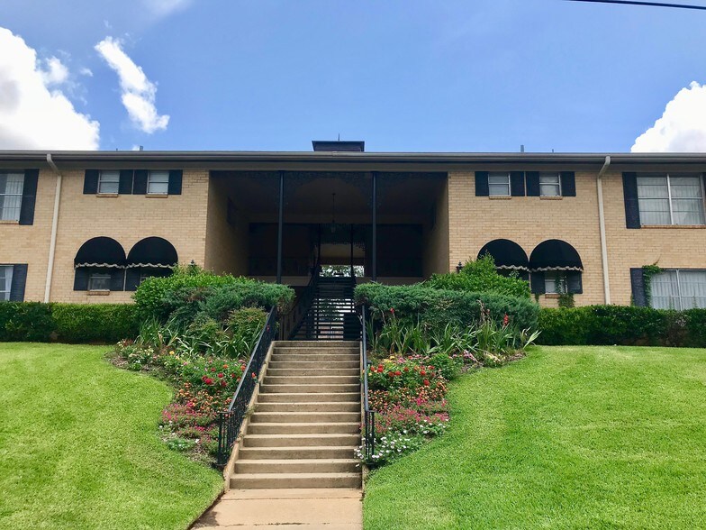 528 S Saunders Ave, Tyler, TX à vendre - Photo du bâtiment - Image 2 de 13