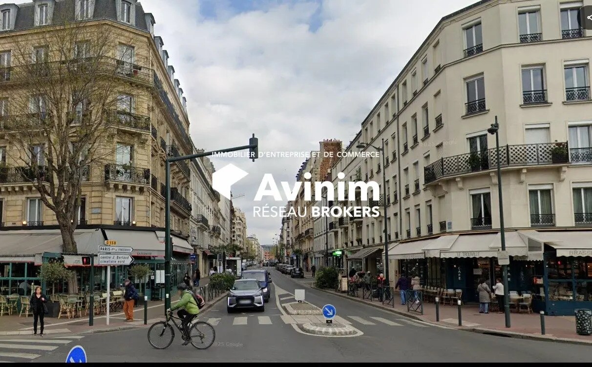 Retail in Saint-Mandé for lease Building Photo- Image 1 of 3