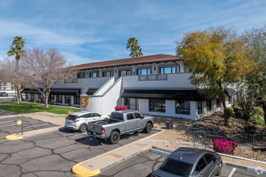 7600 N 15th St, Phoenix, AZ à louer - Photo du bâtiment - Image 3 de 7