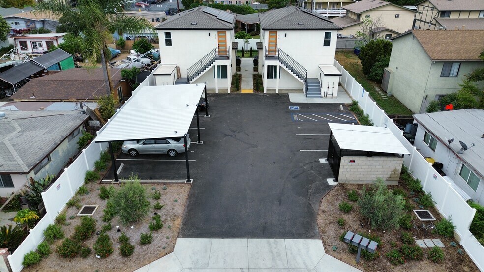 630 N Juniper St, Escondido, CA à vendre - Photo du bâtiment - Image 3 de 20