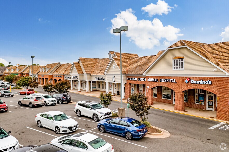 5600-5675 Stone Rd, Centreville, VA à louer - Photo du bâtiment - Image 3 de 7