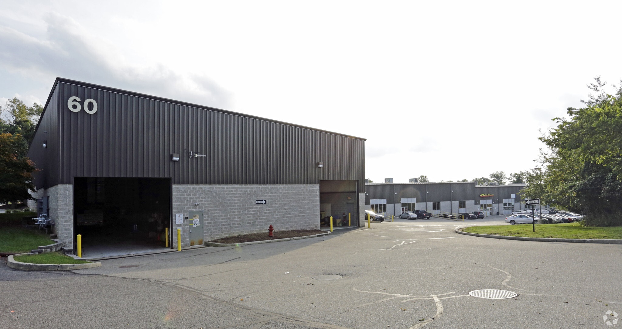 60 Owens Dr, Wayne, NJ for lease Building Photo- Image 1 of 3