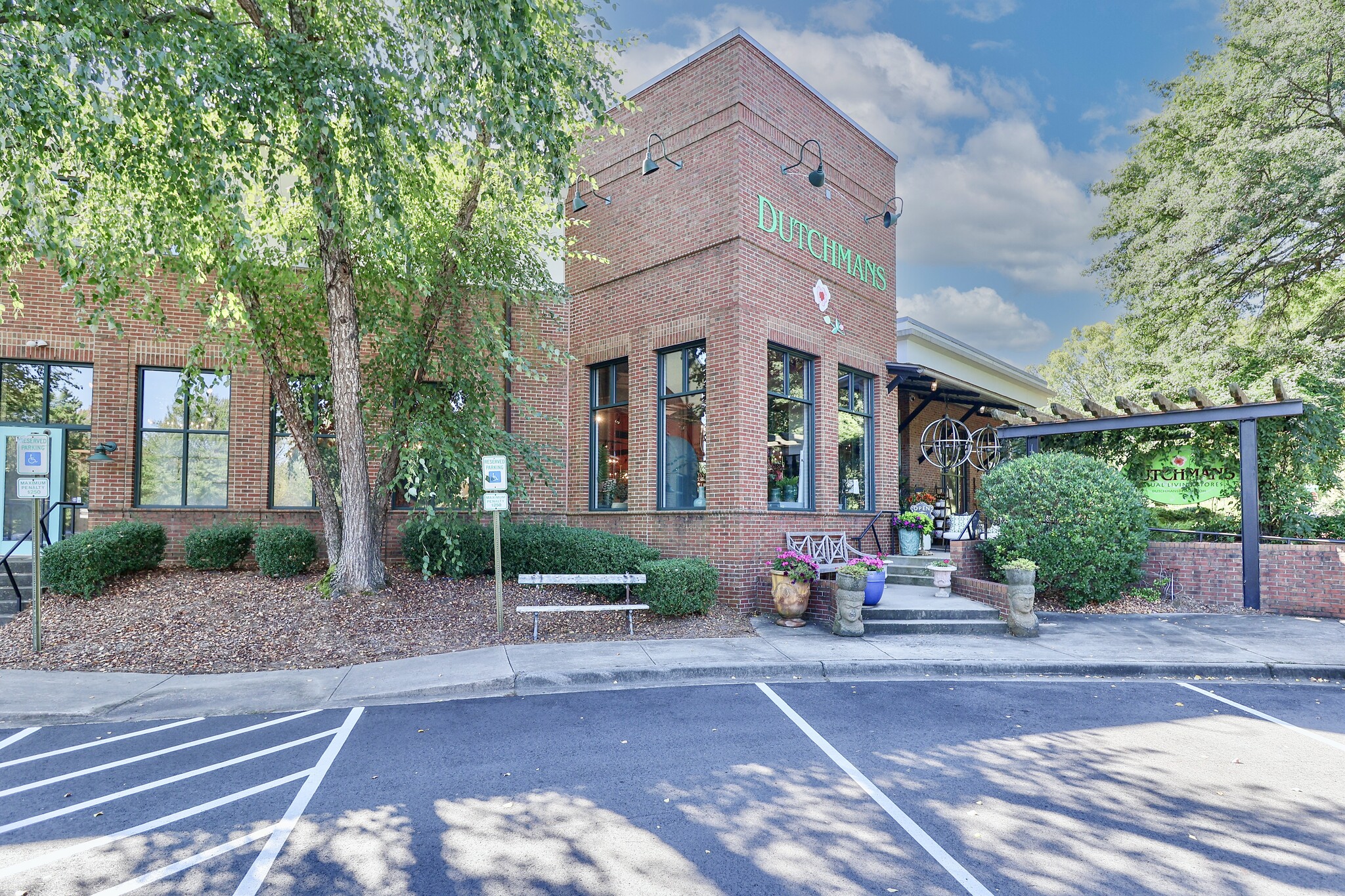 19826-19910 N Cove Rd, Cornelius, NC for lease Interior Photo- Image 1 of 52